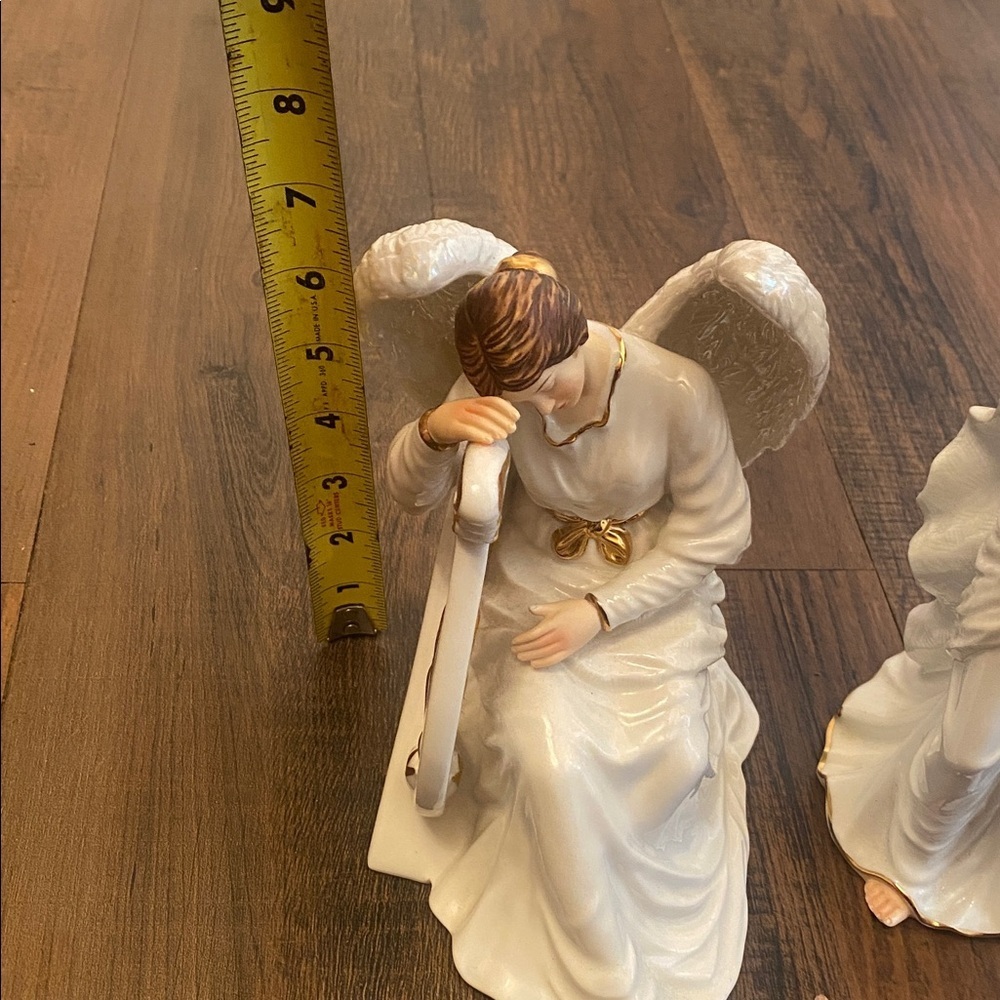 Elegant White and Gold Angel Figurines - Picture 10 of 11